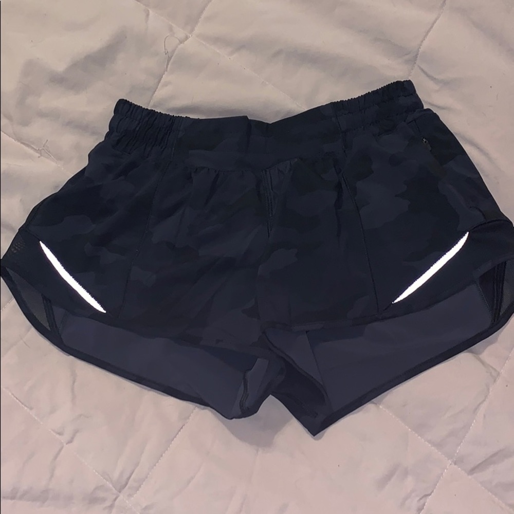 Lululemon Hotty Hot Shorts Black Camo
